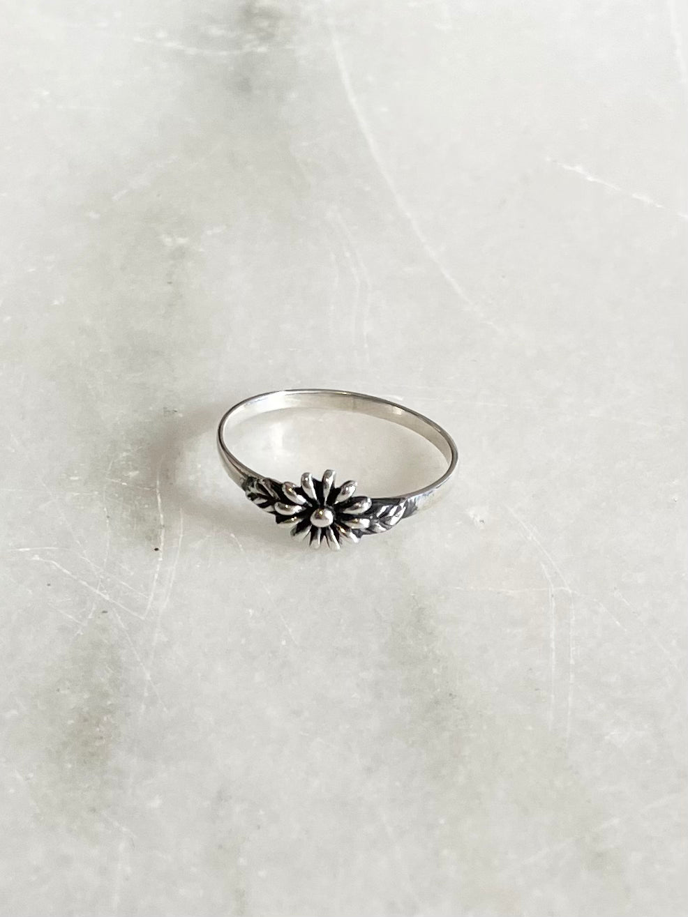Center Blooming Flower Ring